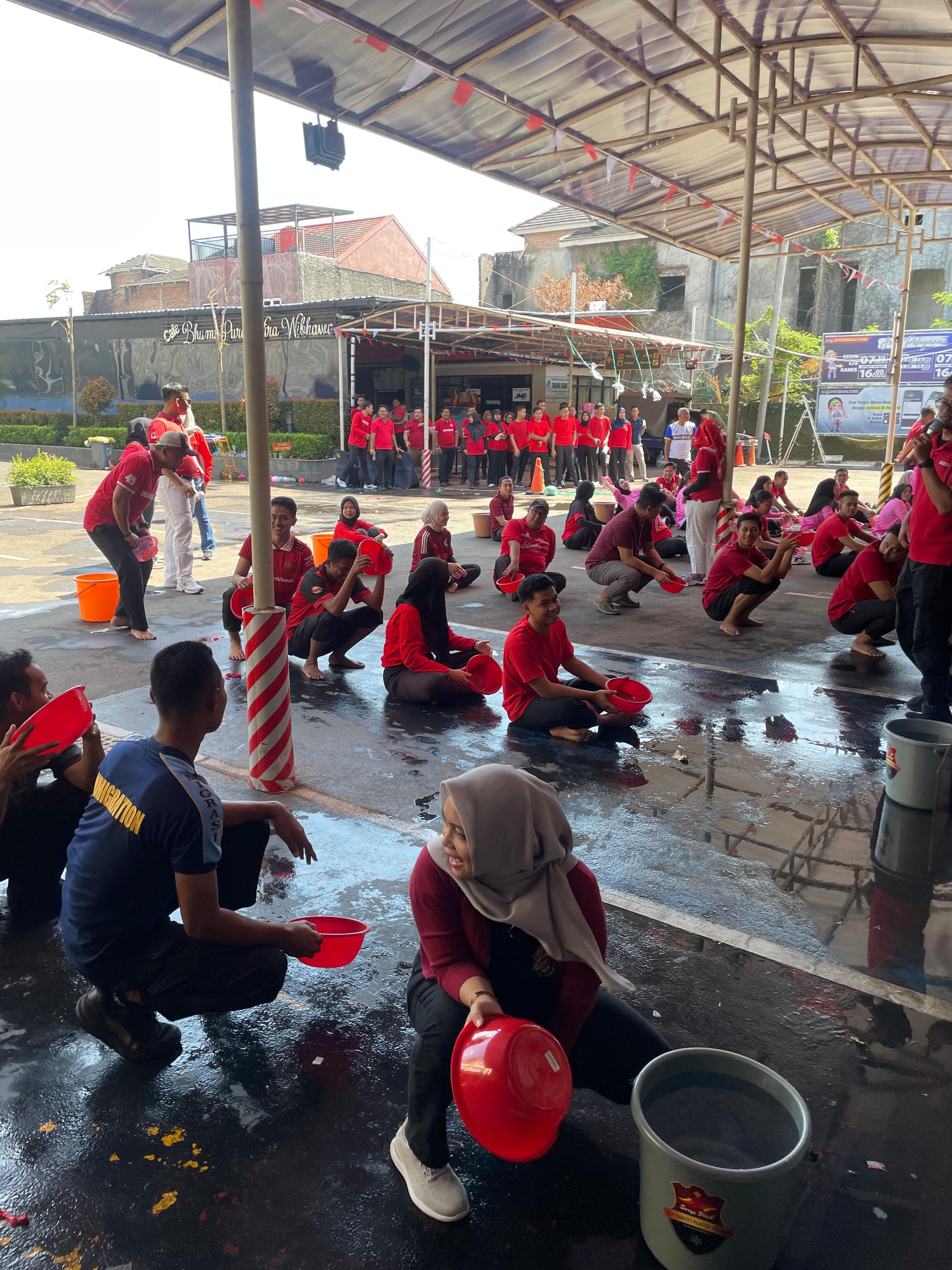 KEGIATAN LOMBA 17 AGUSTUS KANTOR IMIGRASI KELAS 1 TPI CIREBON
